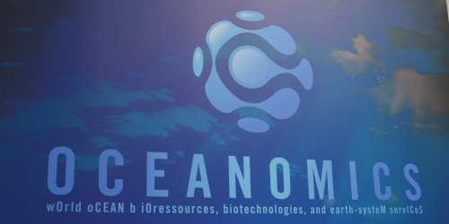 Panneau avec le logo
